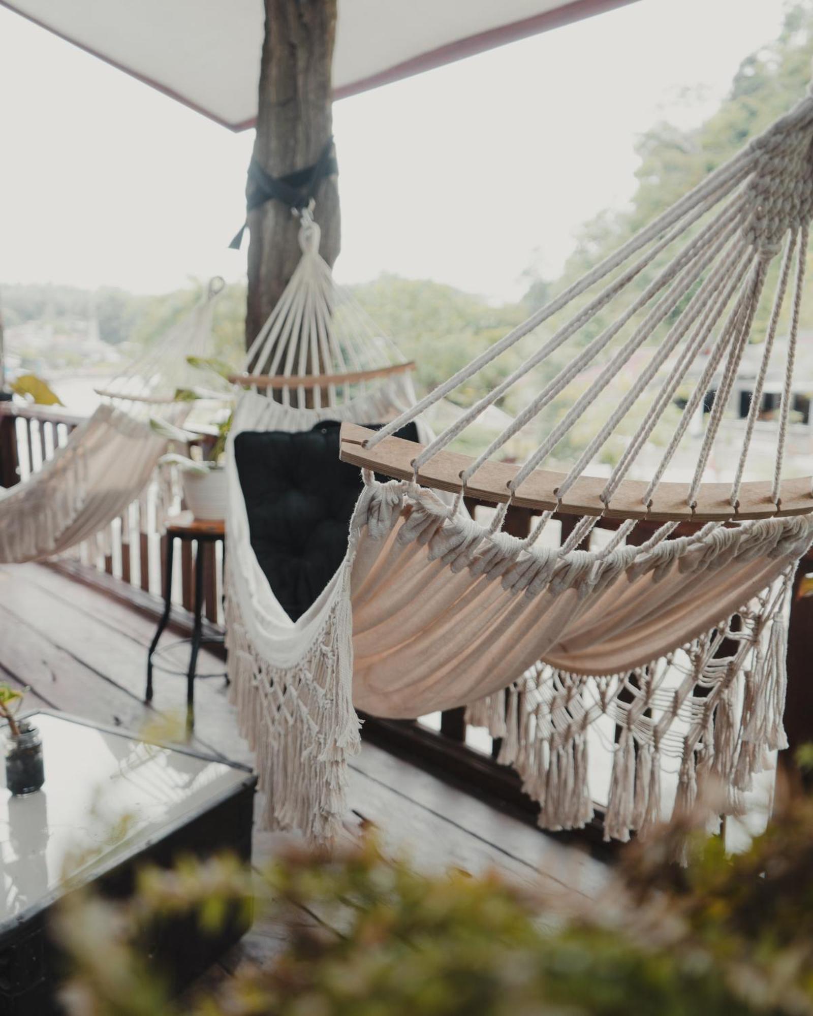 Charlys Little House Hotel Bukit Lawang Bagian luar foto