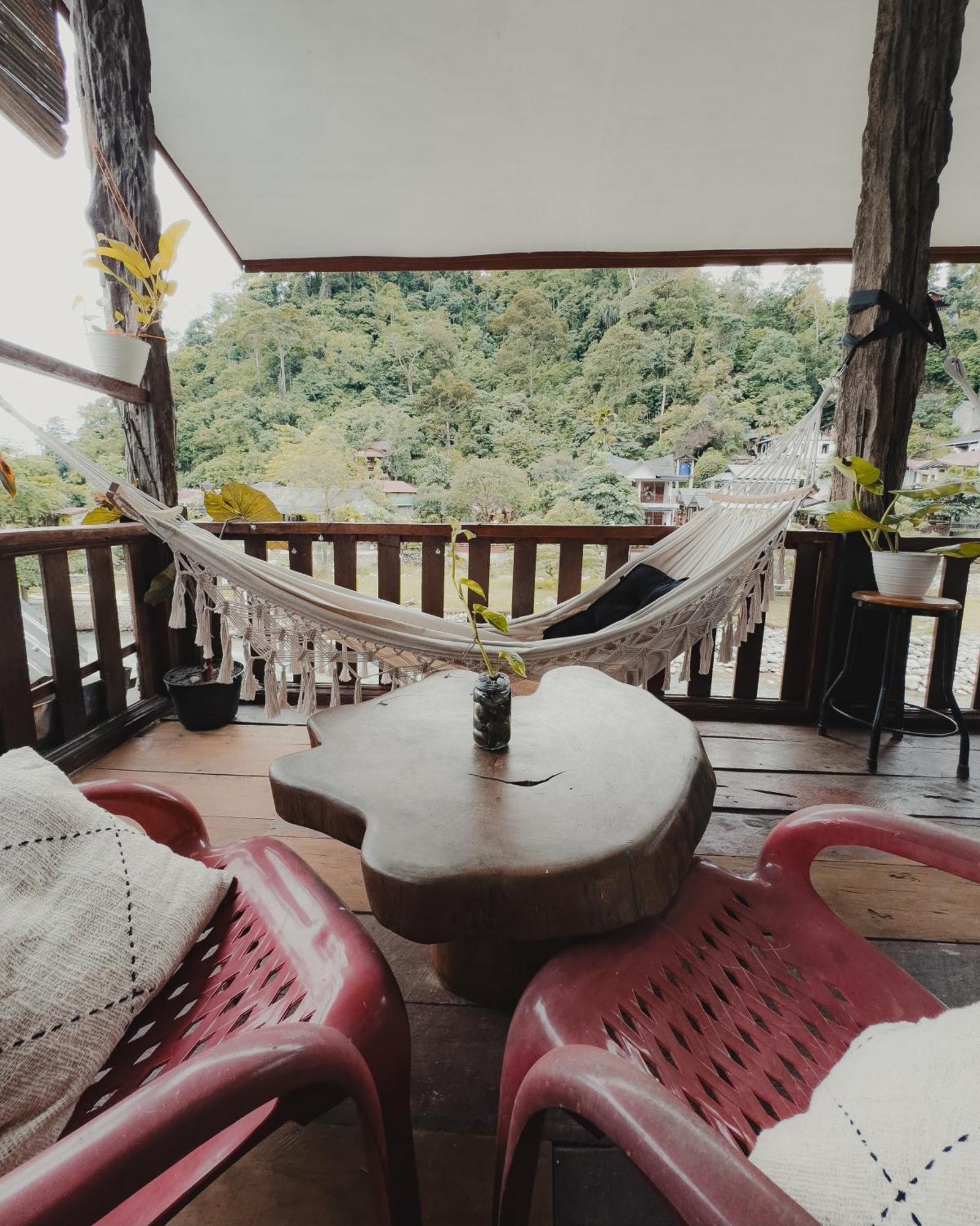 Charlys Little House Hotel Bukit Lawang Bagian luar foto