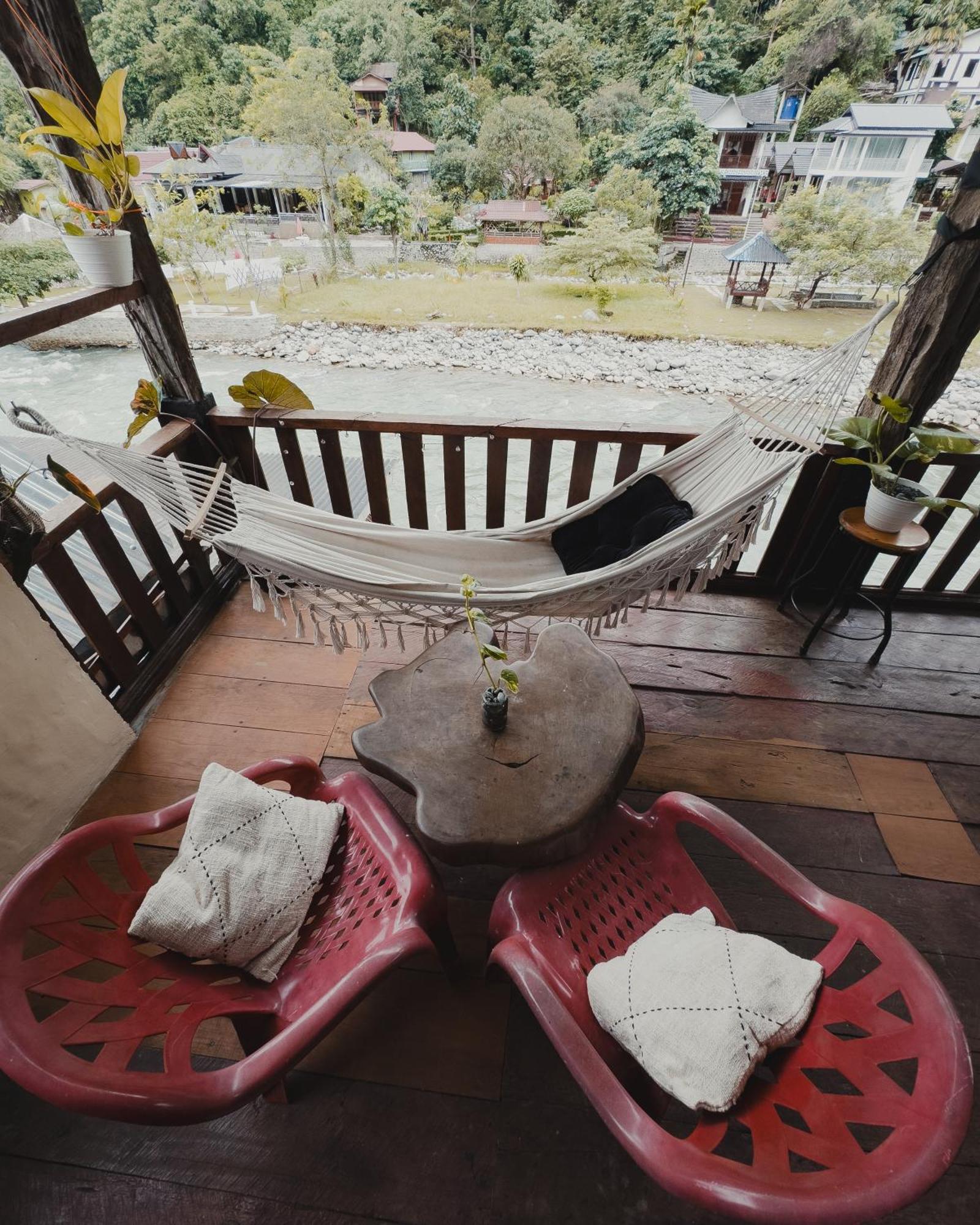 Charlys Little House Hotel Bukit Lawang Bagian luar foto